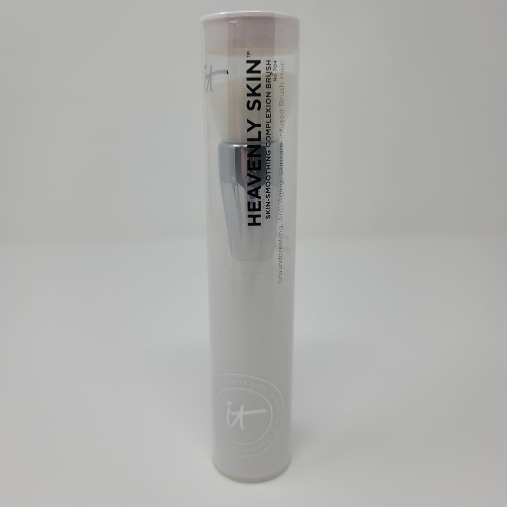 IT Cosmetics Heavenly Skin Skin-Smoothing Complexion Brush No 704‎ Angled New